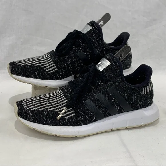 adidas gazelle silver green womens Adidas Swift Run 22 Women's Shoes Crystal White-Core Black-Grey Two